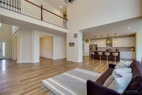 Living - 10139 Kindle Dr, Washington Township, OH 45458 photo 4 of 9