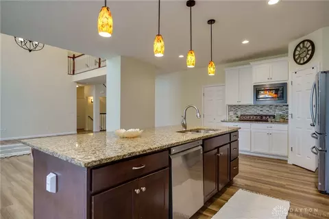 Kitchen - 10139 Kindle Dr, Washington Township, OH 45458 photo 3 of 6