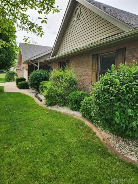 105 Barnside Dr, Union, OH 45322