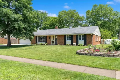 4524 Renwood Dr, Kettering, OH 45429