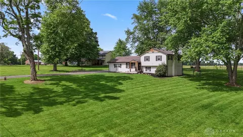 559 Stover Rd, West Alexandria, OH 45381