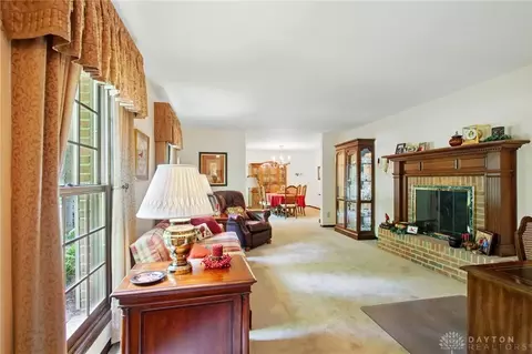 Living - 601 Hornwood Dr, Springfield, OH 45504 photo 1 of 4