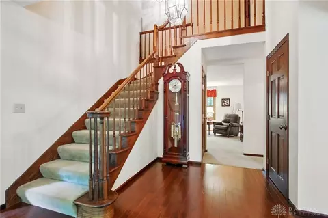 Entry Way - 601 Hornwood Dr, Springfield, OH 45504 photo 2 of 3