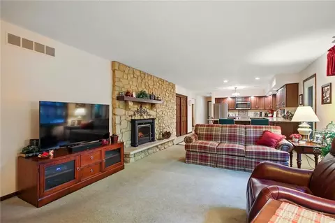Living - 601 Hornwood Dr, Springfield, OH 45504 photo 4 of 4