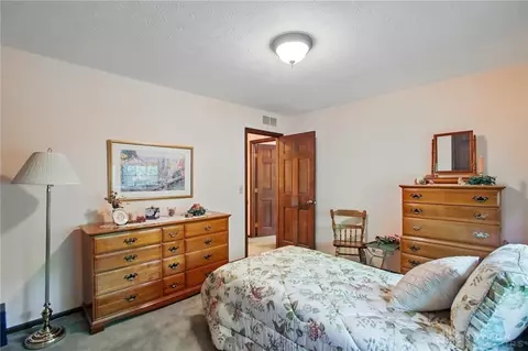 Bedroom - 601 Hornwood Dr, Springfield, OH 45504 photo 7 of 9