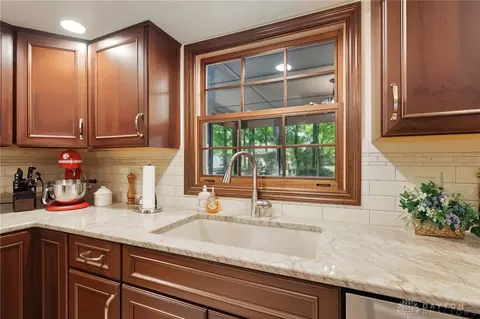 Kitchen - 601 Hornwood Dr, Springfield, OH 45504 photo 4 of 5