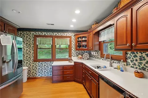 Kitchen - 2590 Ross Ln, Springfield, OH 45502 photo 5 of 6