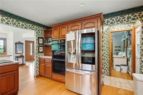 Kitchen - 2590 Ross Ln, Springfield, OH 45502 photo 6 of 6