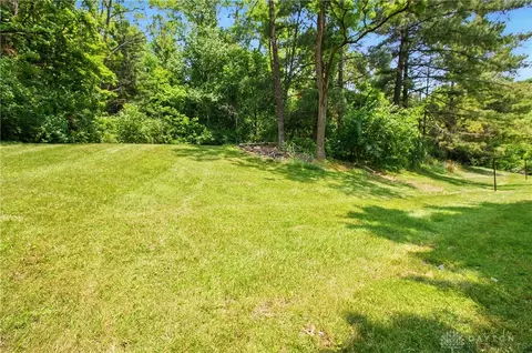 Exterior - 2590 Ross Ln, Springfield, OH 45502 photo 11 of 25