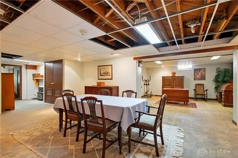 Dining - 2590 Ross Ln, Springfield, OH 45502 photo 4 of 4