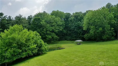 Exterior - 2590 Ross Ln, Springfield, OH 45502 photo 17 of 25