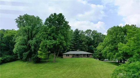 Exterior - 2590 Ross Ln, Springfield, OH 45502 photo 23 of 25