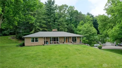 2590 Ross Ln, Springfield, OH 45502