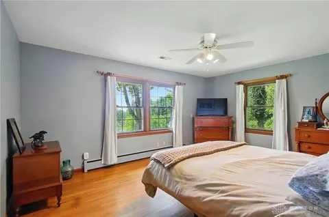 Bedroom - 2590 Ross Ln, Springfield, OH 45502 photo 1 of 5