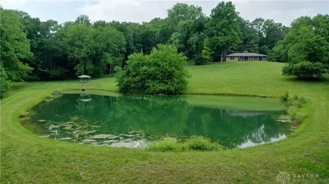 Exterior - 2590 Ross Ln, Springfield, OH 45502 photo 15 of 25