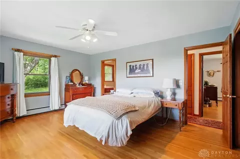Bedroom - 2590 Ross Ln, Springfield, OH 45502 photo 2 of 5