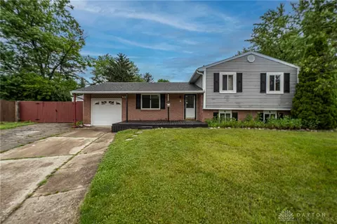1000 Michele Ct, Englewood, OH 45322