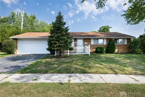 7007 Highbury Rd, Huber Heights, OH 45424