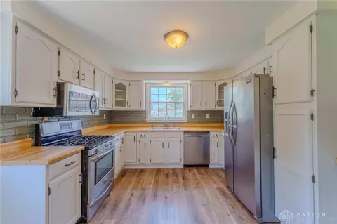 Kitchen - 5224 Hughes Ct, Springfield, OH 45503 photo 1 of 3