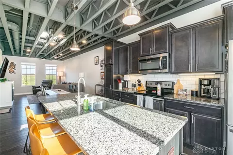 Kitchen - 902 Brownstone Row, Springboro, OH 45066 photo 1 of 4