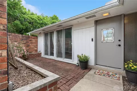 5854 Troy Villa Blvd, Dayton, OH 45424