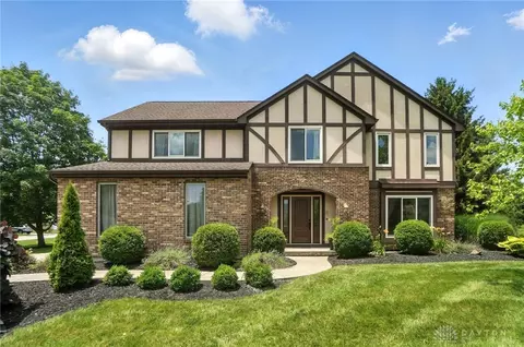10 Homestead Ct, Springboro, OH 45066