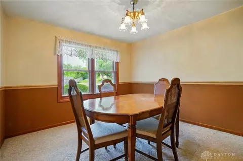 Dining - 5752 E Decker Rd, Franklin, OH 45005 photo 2 of 3