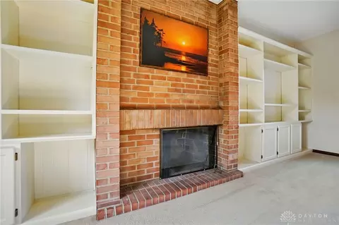 Living - 5752 E Decker Rd, Franklin, OH 45005 photo 3 of 6