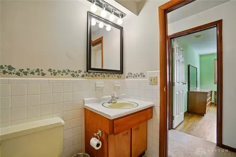 Bath - 5752 E Decker Rd, Franklin, OH 45005 photo 5 of 5