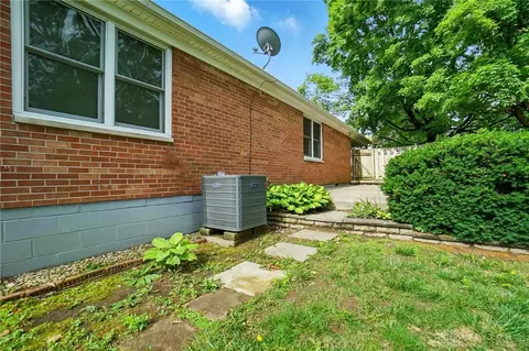 Exterior - 5752 E Decker Rd, Franklin, OH 45005 photo 12 of 16