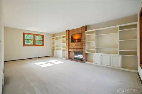 Living - 5752 E Decker Rd, Franklin, OH 45005 photo 1 of 6
