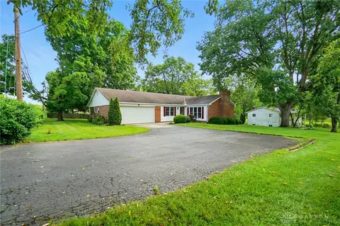 Exterior - 5752 E Decker Rd, Franklin, OH 45005 photo 2 of 16