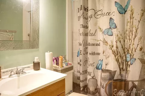 Bath - 6 Dayspring Dr, Hamilton, OH 45015 photo 1 of 1
