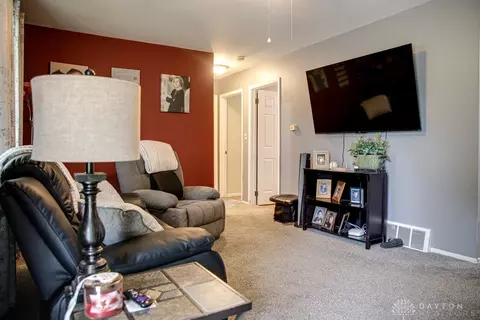Living - 6 Dayspring Dr, Hamilton, OH 45015 photo 1 of 3