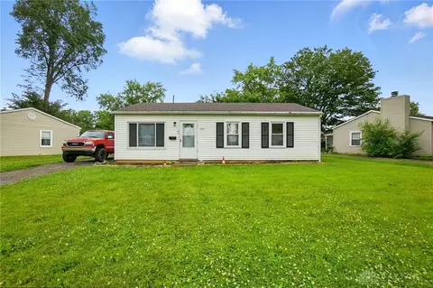 1432 Raybell Dr, Xenia, OH 45385