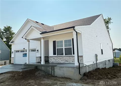 432 Red Maple Ln, Wilmington, OH 45177
