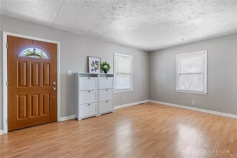 2032 E Bataan Dr, Dayton, OH 45420 photo 5