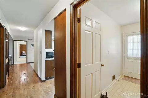 Entry Way - 744 Murrell Dr, Kettering, OH 45429 photo 7 of 16