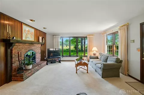 Living - 744 Murrell Dr, Kettering, OH 45429 photo 2 of 4