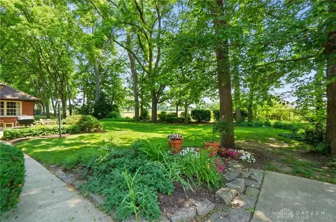 Exterior - 744 Murrell Dr, Kettering, OH 45429 photo 5 of 9