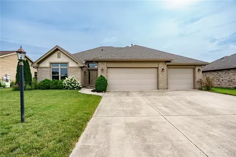Exterior - 6566 Rising Sun Ct, Waynesville, OH 45068 photo 2 of 8