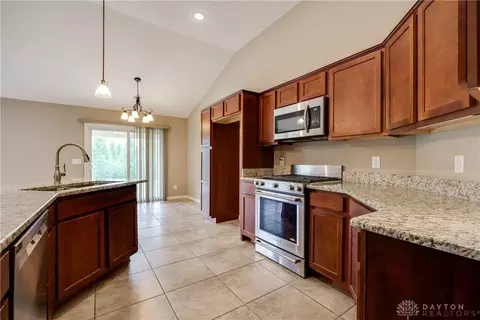 Kitchen - 6566 Rising Sun Ct, Waynesville, OH 45068 photo 5 of 6