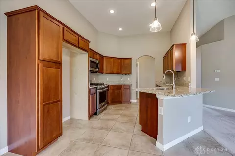 Kitchen - 6566 Rising Sun Ct, Waynesville, OH 45068 photo 2 of 6