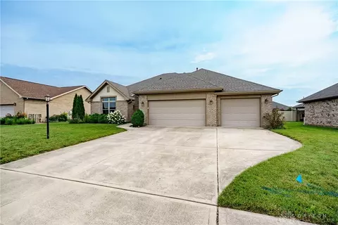 Exterior - 6566 Rising Sun Ct, Waynesville, OH 45068 photo 3 of 8