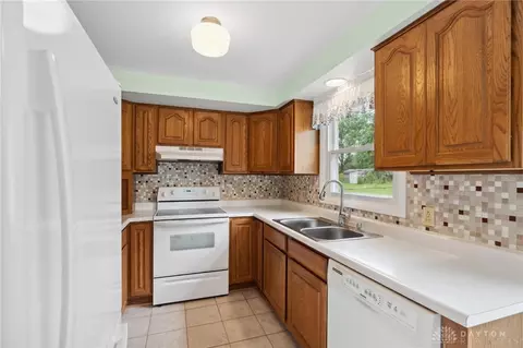 15 Gracewood Dr, Centerville, OH 45458 photo 16