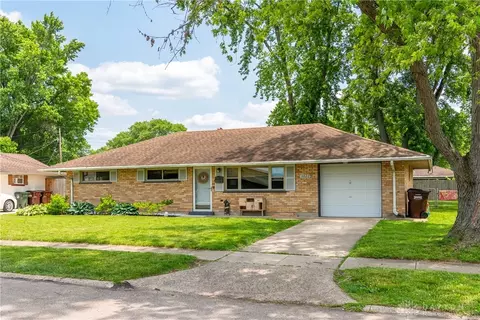 3822 Waterbury Dr, Dayton, OH 45439