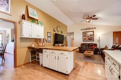 Kitchen - 4459 Thornview Dr, Morrow, OH 45152 photo 5 of 7
