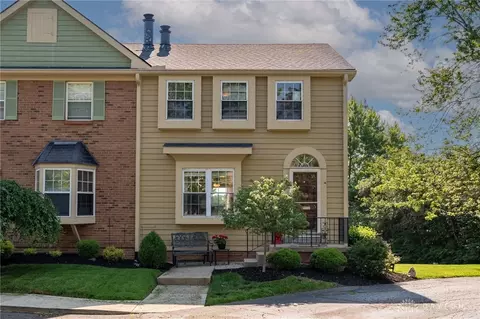 2823 Red Lion Ct, Centerville, OH 45440