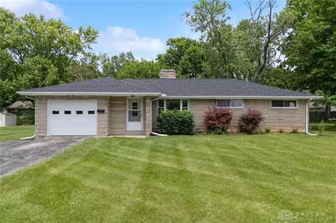 40 Rosewood Dr, Springboro, OH 45066