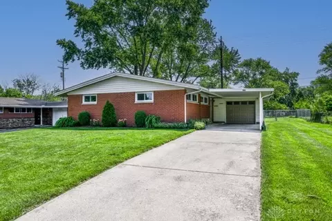 3258 Waltham Ave, Dayton, OH 45429